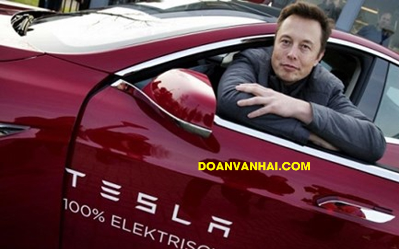 CEO Tesla Elon Musk tuyên bố tăng giá 2000 đô la cho xe tự lái hoàn toàn