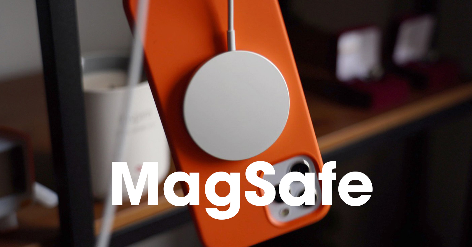 MagSafe của Apple giúp gắn các mẫu iPhone 12 vào đúng vị trí trên đế sạc
